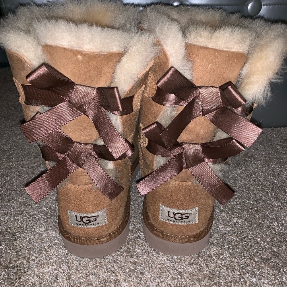 💛AUTHENTIC💛 Ugg Bailey Bow Boots!!!